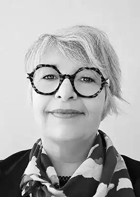 <center><a href="https://www.eduka-valence.com/emmanuelle-perez/" target="_blank">Emmanuelle PEREZ</a></center>