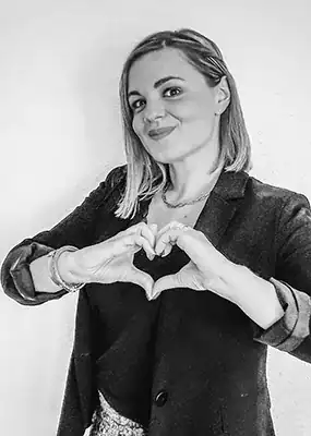 <a href="#" target="_blank"><center>Noémie Pugnat</center></a>